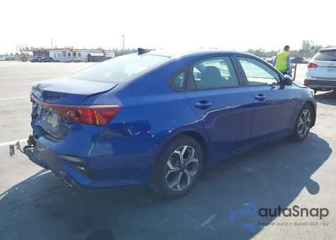 2021 Kia Forte Lxs z USA, uszkodzony, nr VIN 3KPF24AD7ME382389